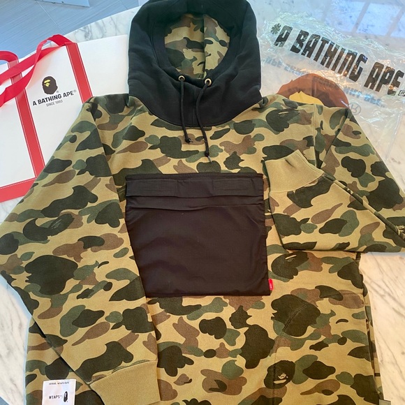 BAPE camo authentic sweatshirt!  New w tags! - Picture 3 of 11